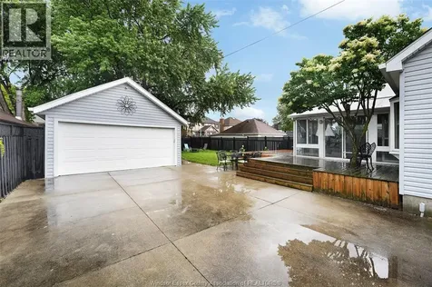426 St. Pierre Tecumseh ON N8N 1Y9