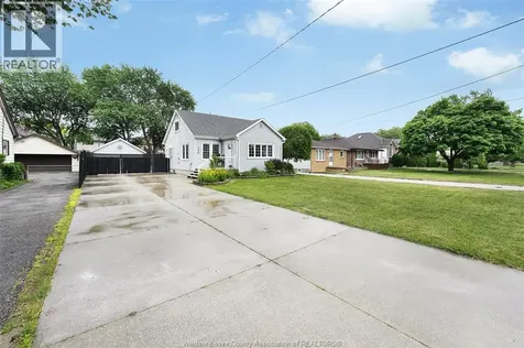 426 St. Pierre Tecumseh ON N8N 1Y9