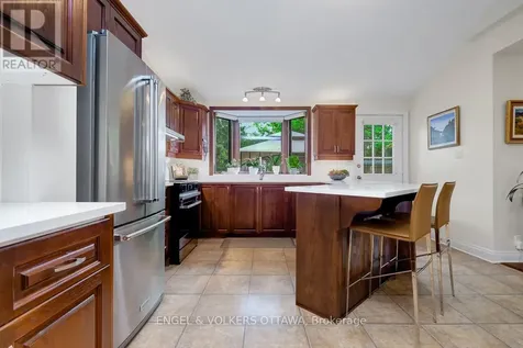 10 Rock Avenue Ottawa ON K1M 1A6