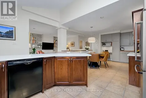 10 Rock Avenue Ottawa ON K1M 1A6