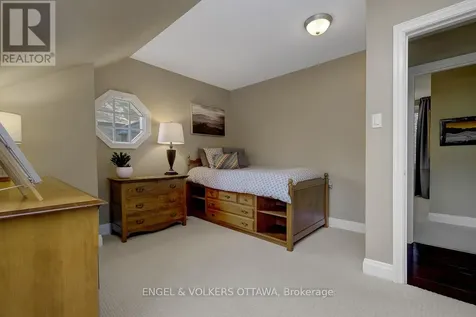10 Rock Avenue Ottawa ON K1M 1A6