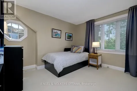 10 Rock Avenue Ottawa ON K1M 1A6