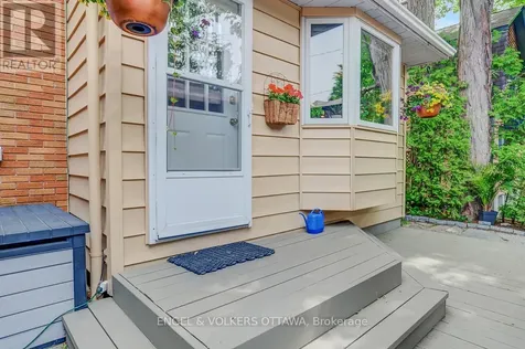 10 Rock Avenue Ottawa ON K1M 1A6
