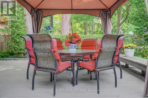 10 Rock Avenue Ottawa ON K1M 1A6