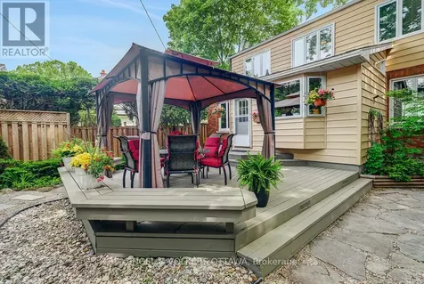 10 Rock Avenue Ottawa ON K1M 1A6
