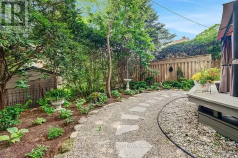 10 Rock Avenue Ottawa ON K1M 1A6
