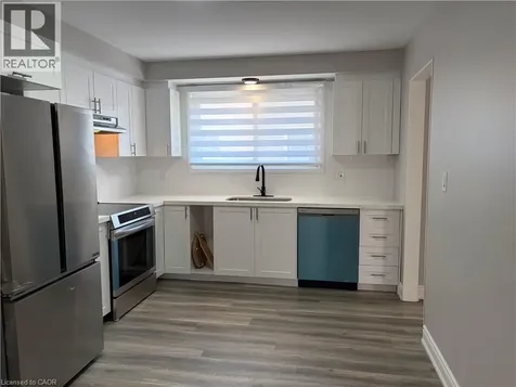 582 Chamberlain Road Burlington ON L7L 2V5