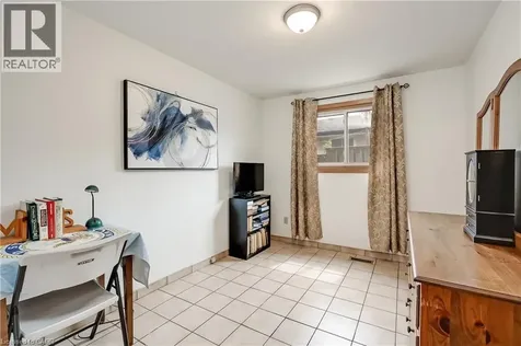 7 Oakland Drive Hamilton ON L8E 3R4