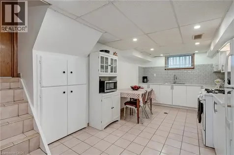 7 Oakland Drive Hamilton ON L8E 3R4