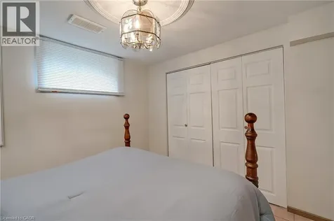 7 Oakland Drive Hamilton ON L8E 3R4