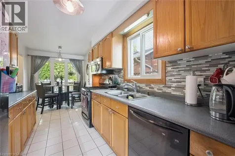 817 Acadia Drive Hamilton ON L8W 3V5