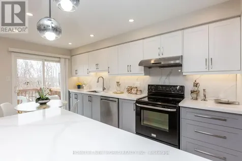 164 Banbrooke Crescent Newmarket (summerhill Estates) ON L3X 2W6