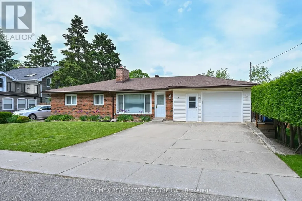 37 Margaret Street East Orangeville ON L9W 2N5