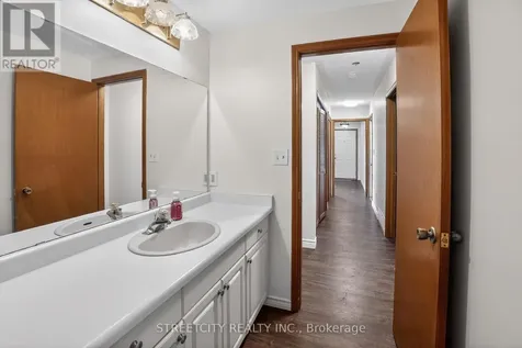 11 Rickwood Place St. Thomas ON N5R 5Z3