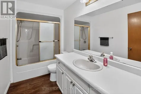 11 Rickwood Place St. Thomas ON N5R 5Z3