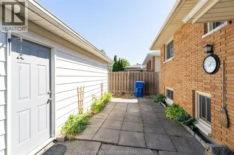 3 Goldmere Drive Chatham ON N7M 5R3