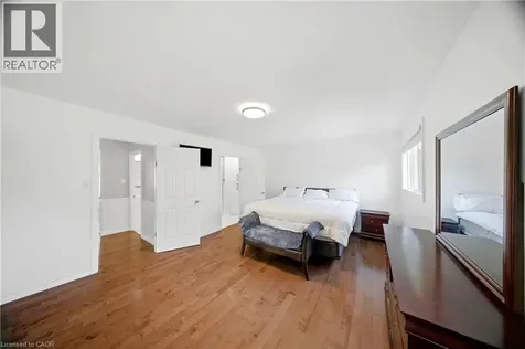 33 Tara Park Crescent Brampton ON L6V 3E3