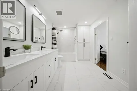 33 Tara Park Crescent Brampton ON L6V 3E3