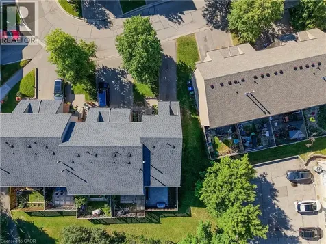 33 Tara Park Crescent Brampton ON L6V 3E3
