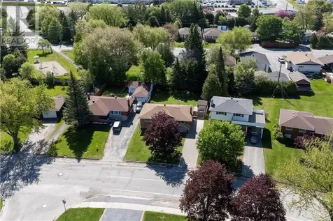 582 Westmount Avenue Sudbury ON P3A 1B4