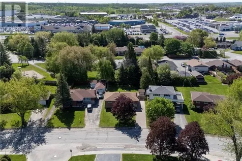582 Westmount Avenue Sudbury ON P3A 1B4