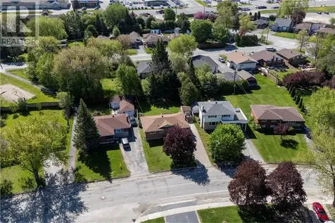 582 Westmount Avenue Sudbury ON P3A 1B4