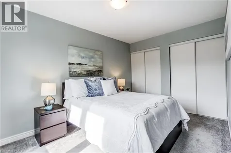 1749 Creek Way Burlington ON L7L 7E1