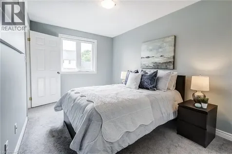 1749 Creek Way Burlington ON L7L 7E1
