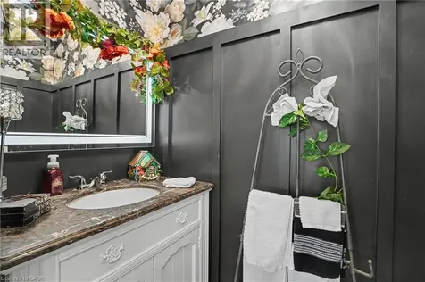 4566 Cedarbrook Lane Beamsville ON L0R 1B5