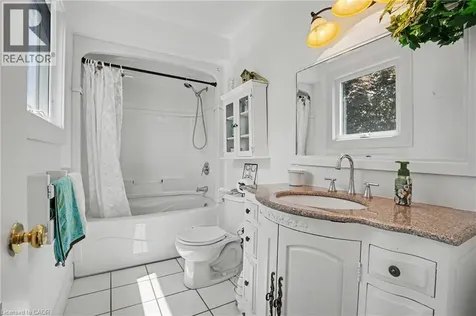 4566 Cedarbrook Lane Beamsville ON L0R 1B5