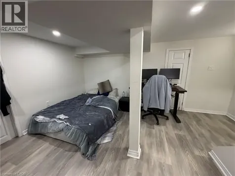 94 Howard Avenue Hamilton ON L9A 2W5