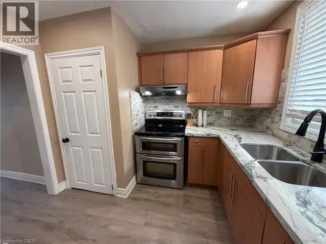 94 Howard Avenue Hamilton ON L9A 2W5