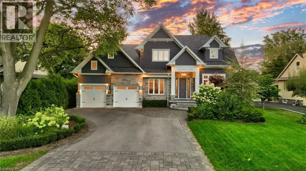 647 Cedar Avenue Burlington ON L7T 2R4