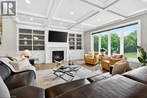 647 Cedar Avenue Burlington ON L7T 2R4
