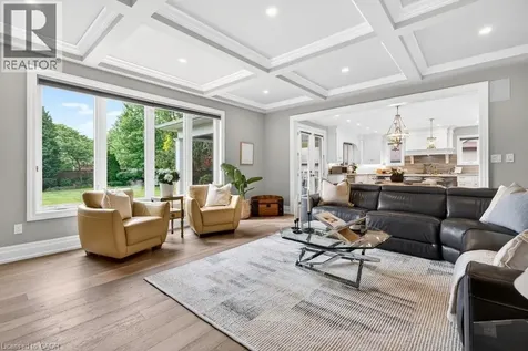 647 Cedar Avenue Burlington ON L7T 2R4