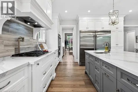 647 Cedar Avenue Burlington ON L7T 2R4