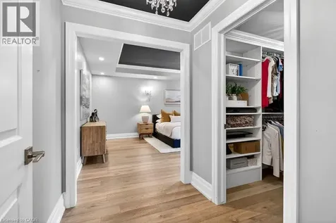 647 Cedar Avenue Burlington ON L7T 2R4