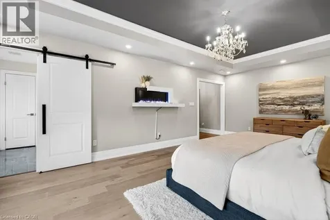 647 Cedar Avenue Burlington ON L7T 2R4