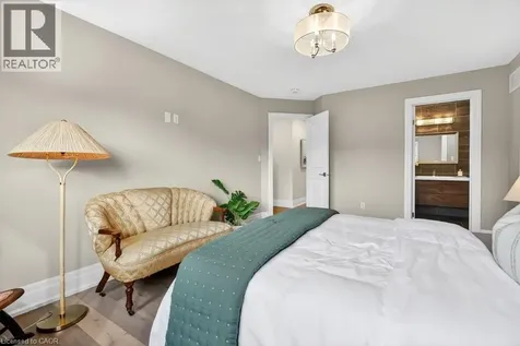 647 Cedar Avenue Burlington ON L7T 2R4