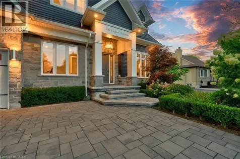 647 Cedar Avenue Burlington ON L7T 2R4