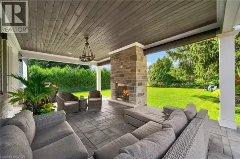 647 Cedar Avenue Burlington ON L7T 2R4