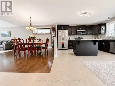 287 Evergreen Trail Petrolia ON N0N 1R0