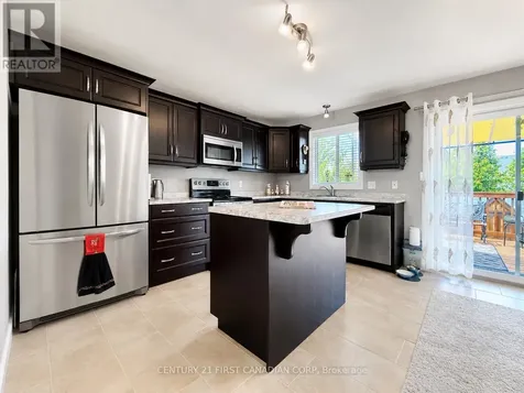 287 Evergreen Trail Petrolia ON N0N 1R0