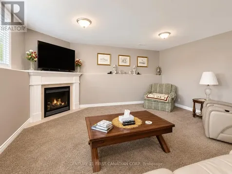 287 Evergreen Trail Petrolia ON N0N 1R0