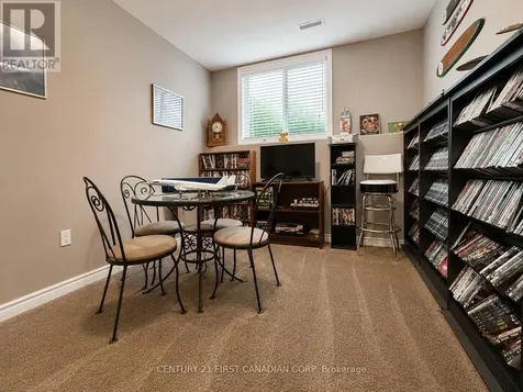 287 Evergreen Trail Petrolia ON N0N 1R0