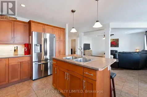 18 Peach Tree Boulevard St. Thomas ON N5R 1L2