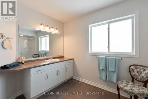 18 Peach Tree Boulevard St. Thomas ON N5R 1L2