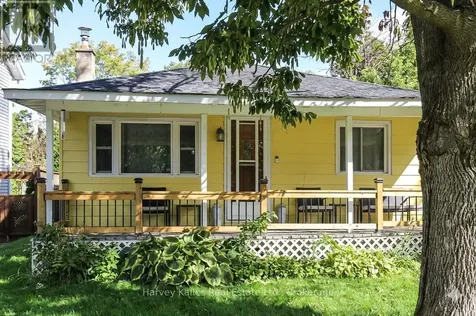 27 Peel Street Penetanguishene ON L9M 1A5