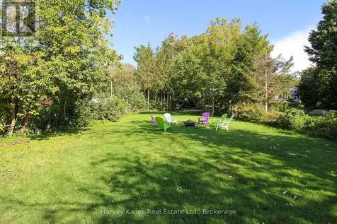 27 Peel Street Penetanguishene ON L9M 1A5