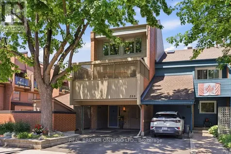 255 Bruyere Street Ottawa ON K1N 5E5